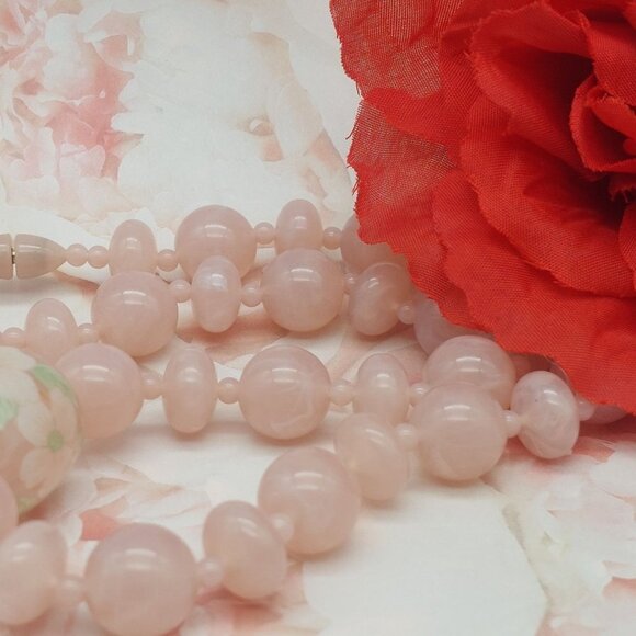 Vintage Pink Plastic Bead Collar Strand Necklace Large Floral Center Bead 18" - Picture 2 of 11